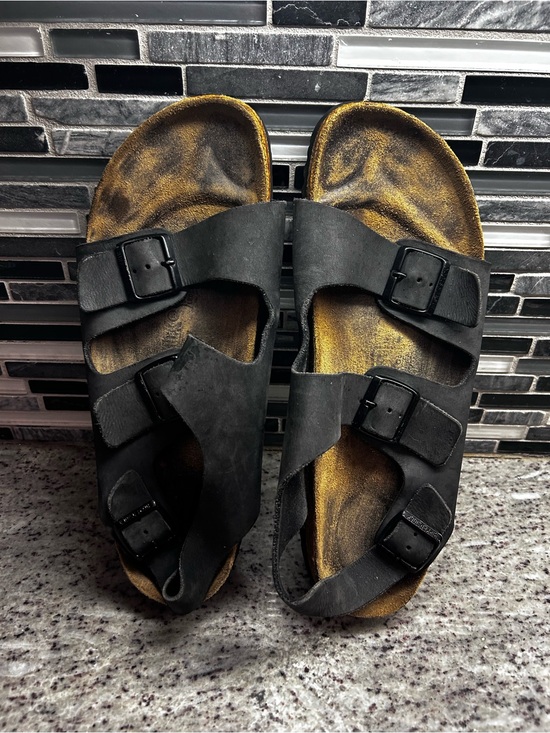 Sandals_&_Flip_Flops
